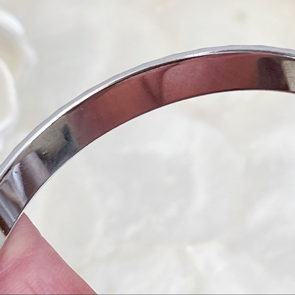 Vintage Monet Silver Tone Etched Stars Pretty Bangle Bracelet Elegant - Picture 6 of 12